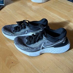 Nike Women’s ZoomX Invincible Run Flyknit Running Shoe